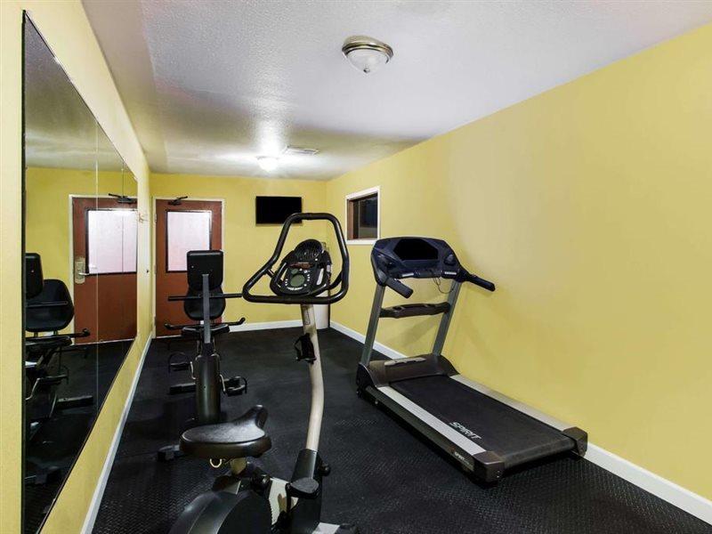 Ramada By Wyndham Sioux Falls Exterior photo