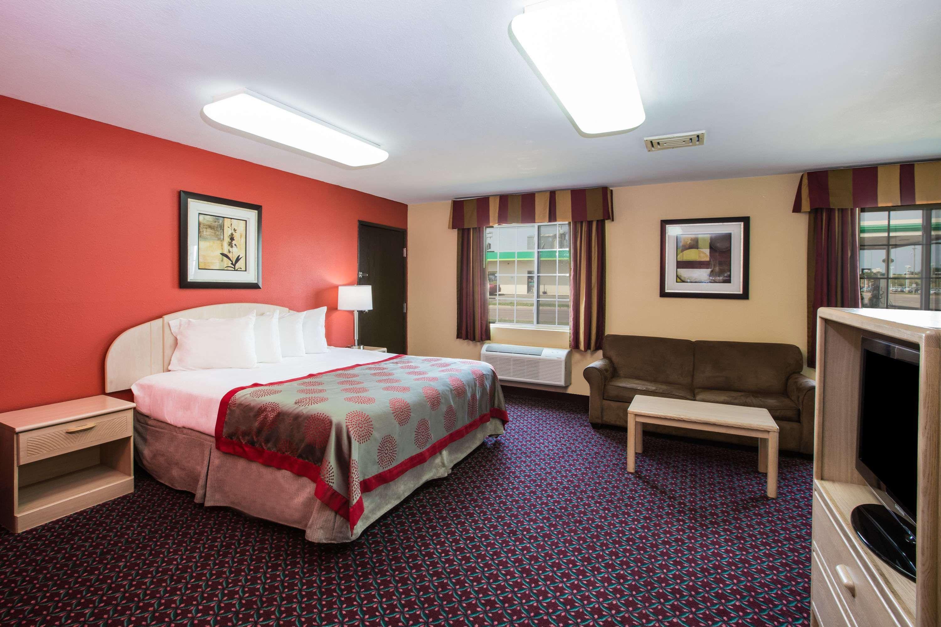 Ramada By Wyndham Sioux Falls Exterior photo